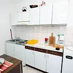 Gostinjska kuća Triple Barbat 5070b 2*