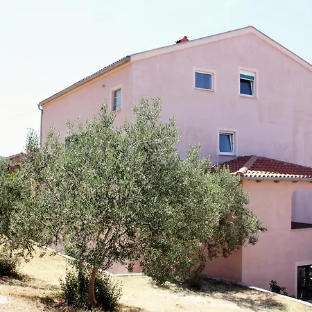 بيت ضيافة Triple Barbat 5070b Barbat na Rabu